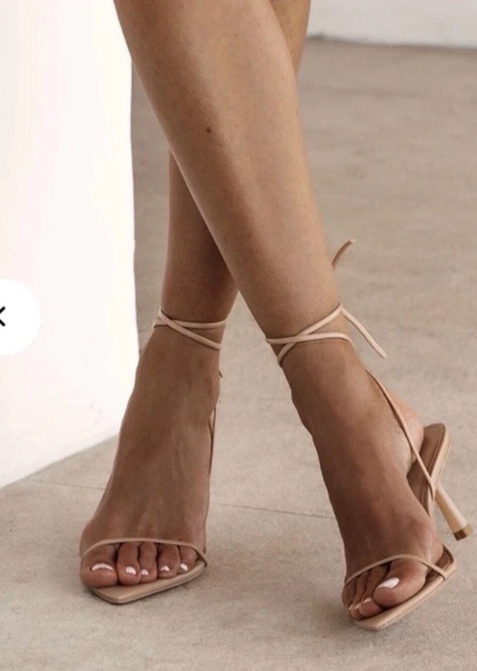 NEW Covet HARLO Nude Lace-Up Mid Heel Sandals Size 38 Nude Ankle Wrap Sexy